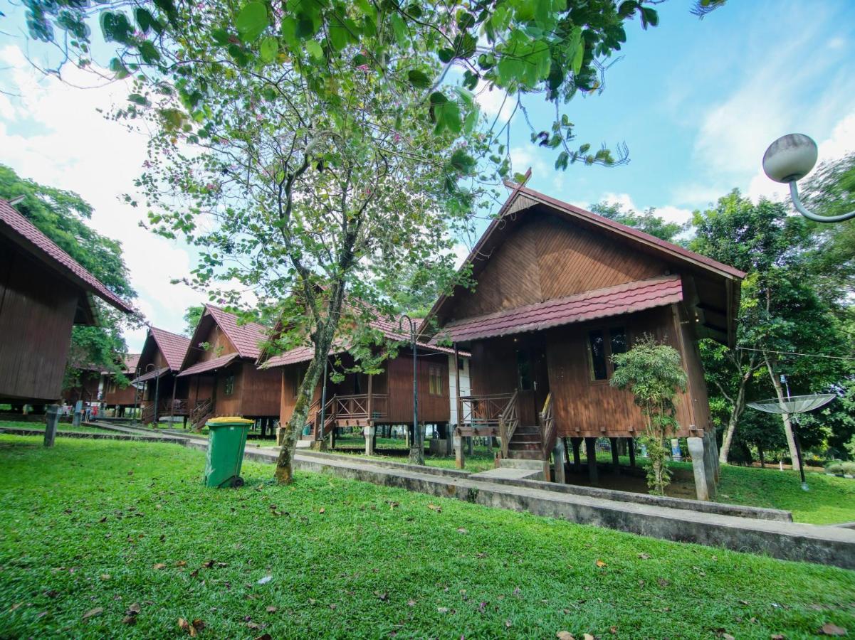 Oyo 3475 Villa Ex Mtq Pagaralam Zewnętrze zdjęcie